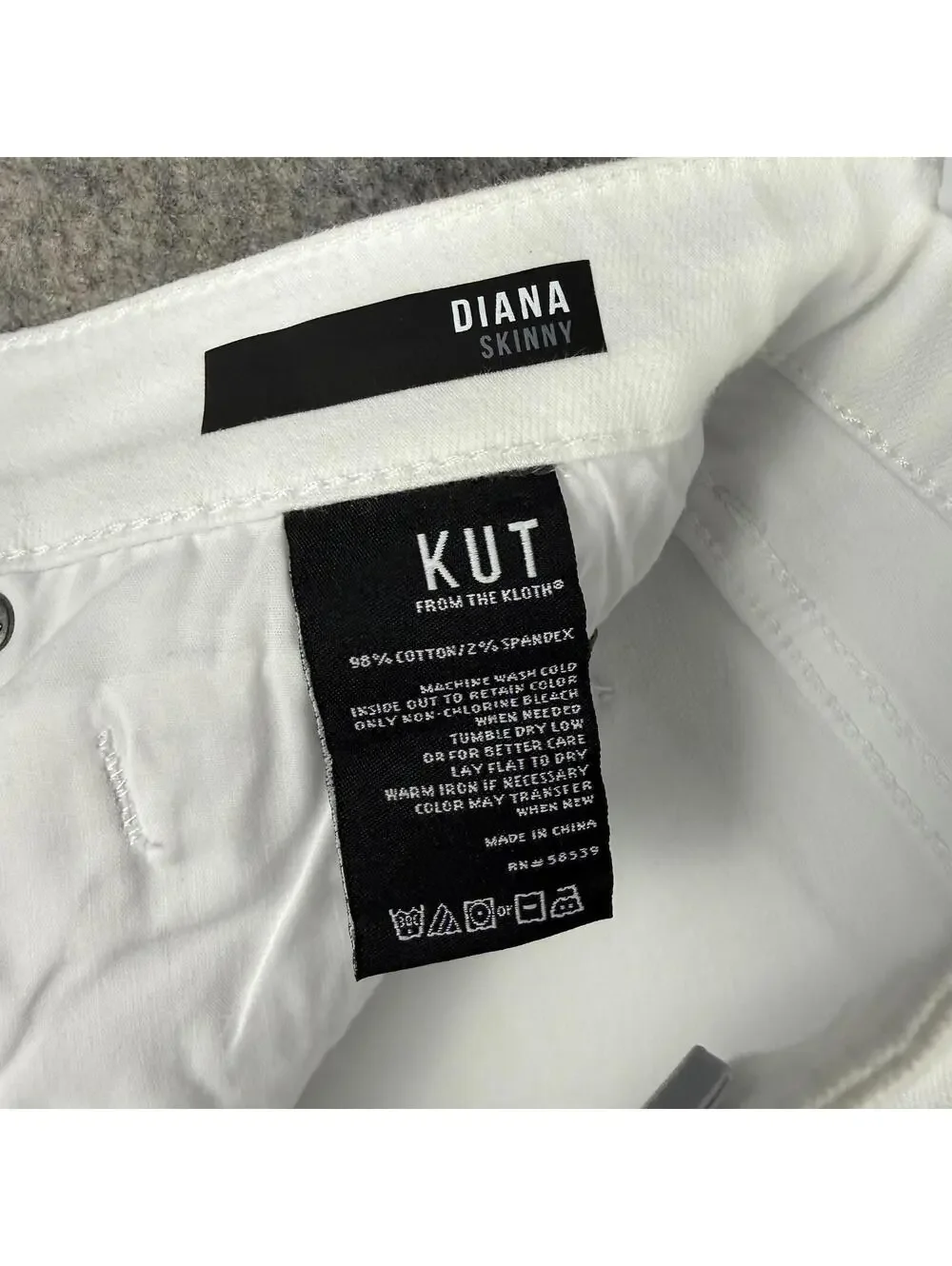 Kut Diana Skinny White Denim Jeans Women Size 6 30” NWT Stretch 446